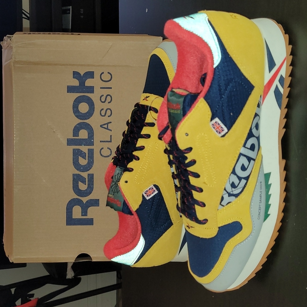 Reebok Leather Ripple Alter the Icons, Size 9.5